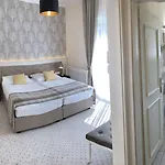 Medici & Restaurant Hotel