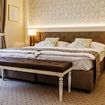 Medici & Restaurant 4*