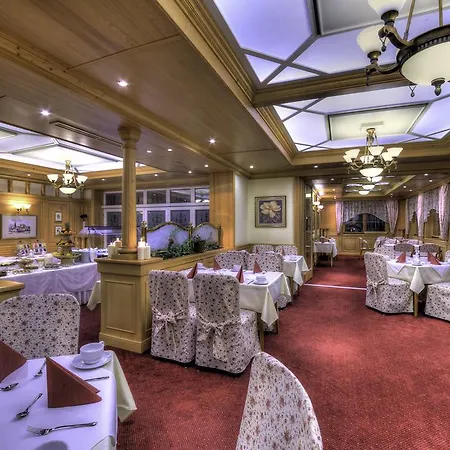 Medici & Restaurant 4*