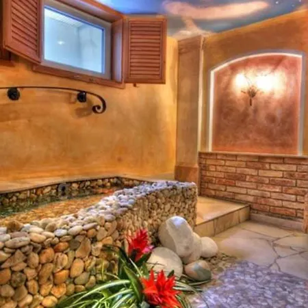 Отель Medici & Restaurant 4*