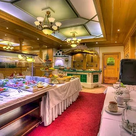Medici & Restaurant Hotel 4*
