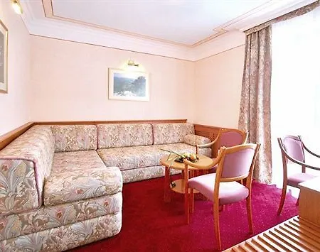 Medici & Restaurant 4* Veszprem